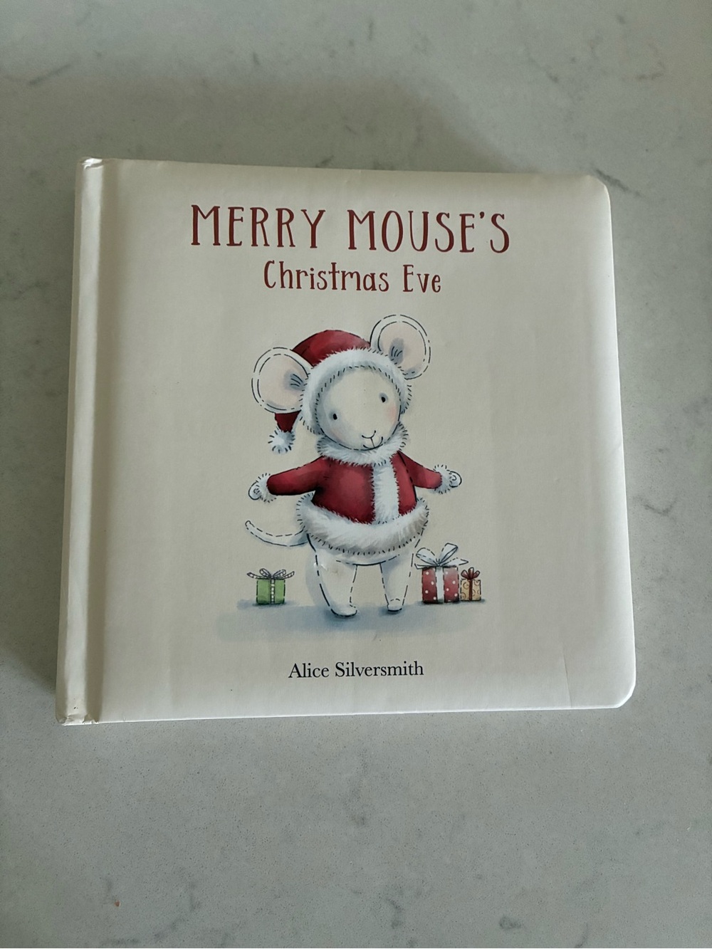 Merry Mouse’s Christmas Eve book jellycat 💘🐭🎄
So cute. Great condition